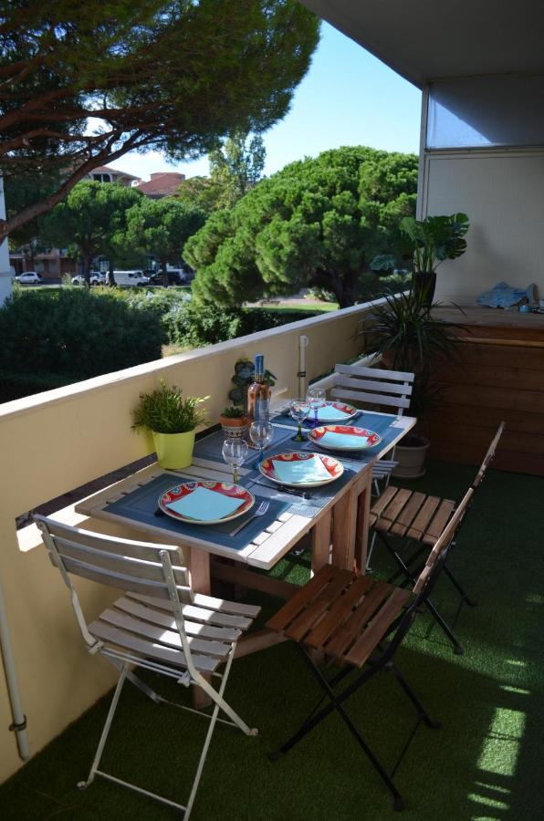 Charmant Appartement A 350M De La Plage Et Du Port Fréjus Exterior photo