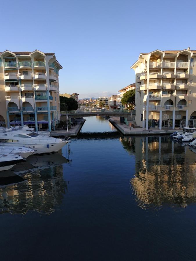 Charmant Appartement A 350M De La Plage Et Du Port Fréjus Exterior photo